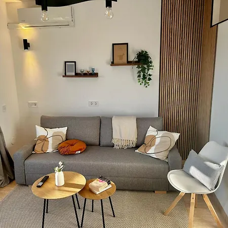 El Estudio De La Playa In Benalbeach Appartamento